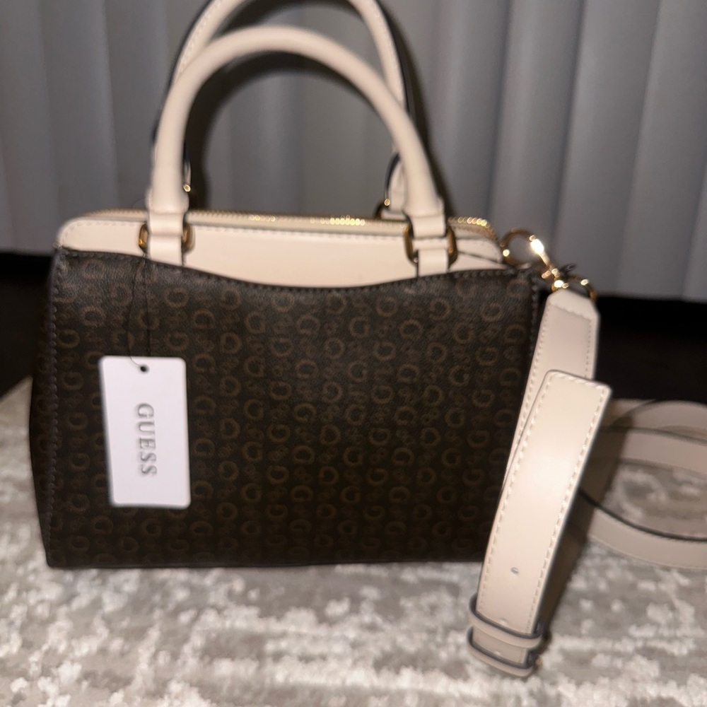 GUESS Black and Cream Women's Bag - Picture 4 of 8